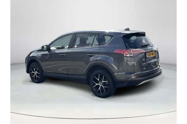 Toyota RAV4 (2017) thumbnail 3