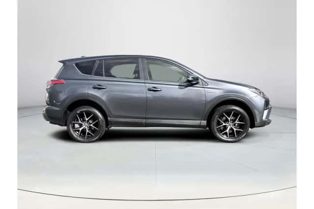 Toyota RAV4 (2017) thumbnail 6