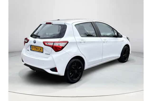 Toyota Yaris (2019) thumbnail 5