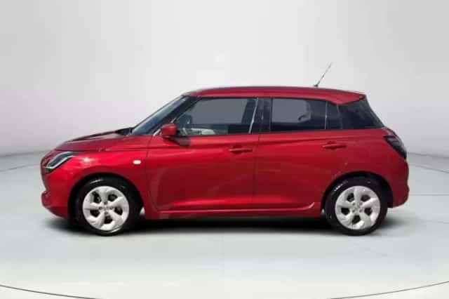 Suzuki Swift (2025) thumbnail 2