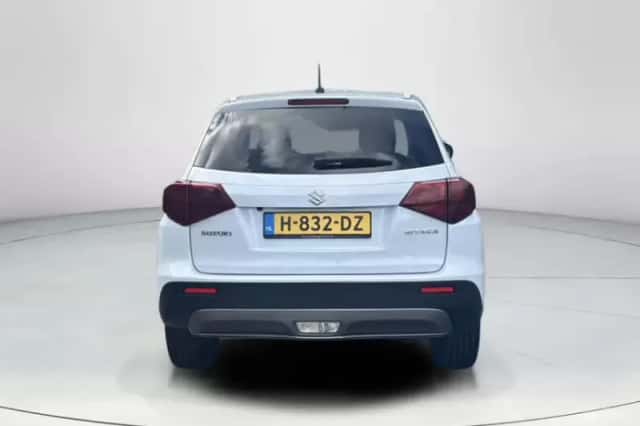Suzuki Vitara (2020) thumbnail 4