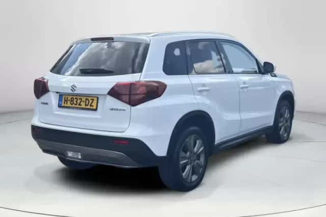 Suzuki Vitara (2020) thumbnail 5