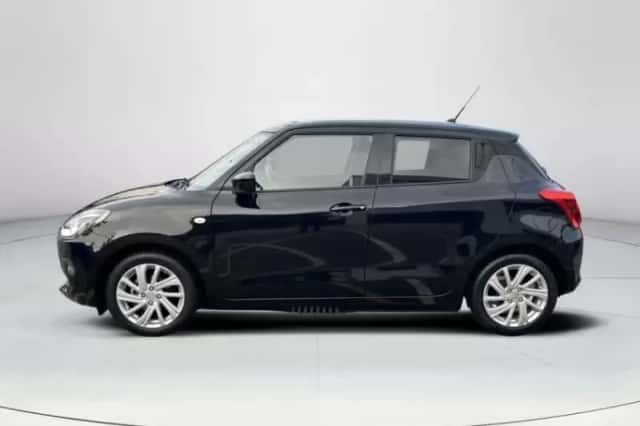 Suzuki Swift (2021) thumbnail 2
