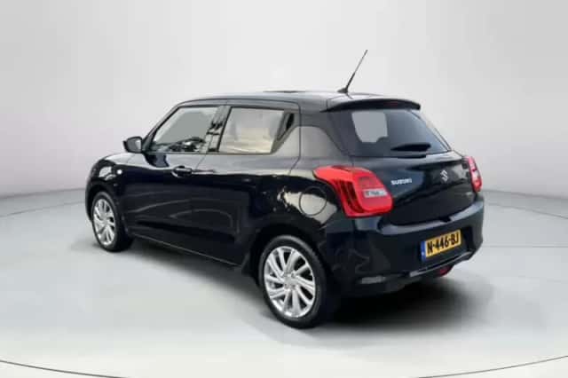 Suzuki Swift (2021) thumbnail 3