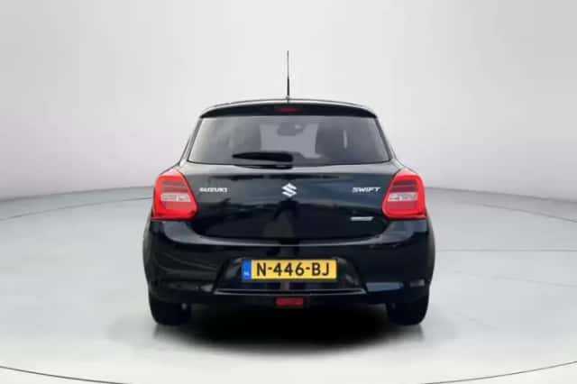Suzuki Swift (2021) thumbnail 4