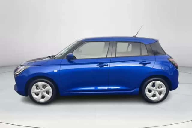 Suzuki Swift (2025) thumbnail 2