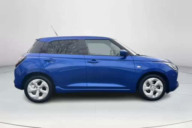 Suzuki Swift (2025) thumbnail 6