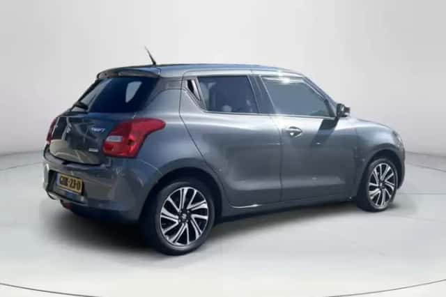 Suzuki Swift (2022) thumbnail 5