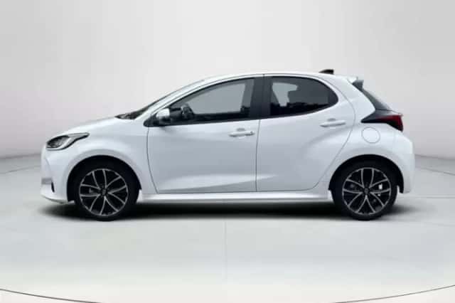 Toyota Yaris (2025) thumbnail 2