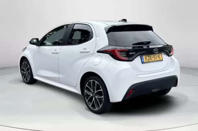 Toyota Yaris (2025) thumbnail 3