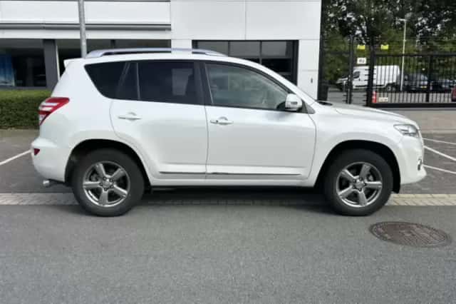 Toyota RAV4 (2012) thumbnail 6