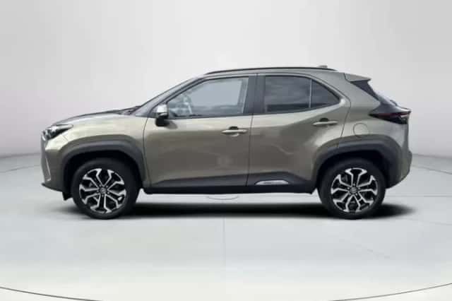Toyota Yaris Cross (2024) thumbnail 2