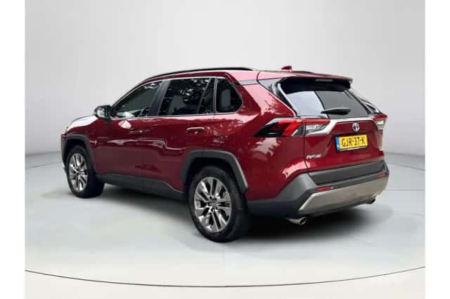 Toyota RAV4 (2024) thumbnail 3