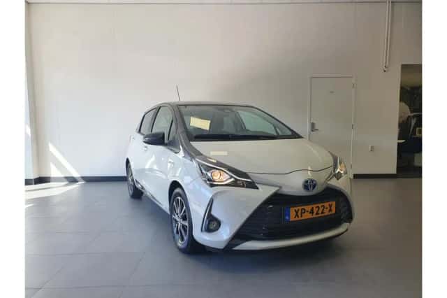 Toyota Yaris (2019) thumbnail 3