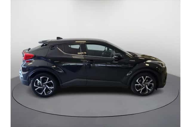 Toyota C-HR (2019) thumbnail 4