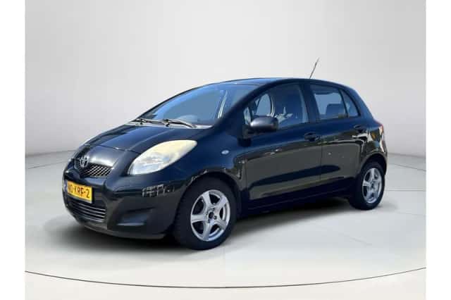 Toyota Yaris (2010) thumbnail 1