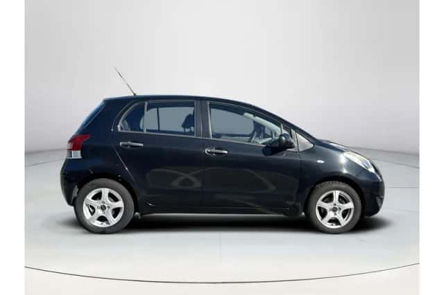 Toyota Yaris (2010) thumbnail 6