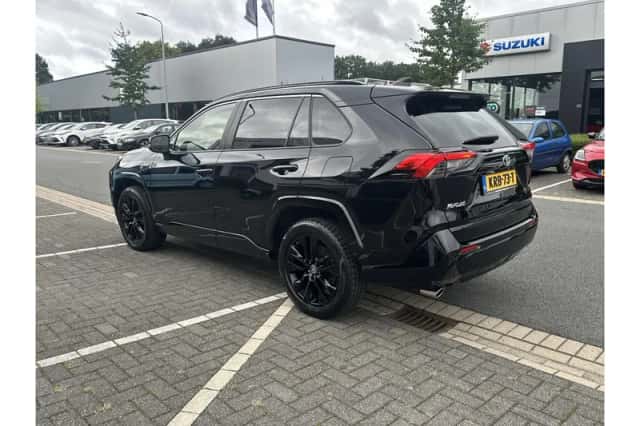 Toyota RAV4 (2021) thumbnail 3