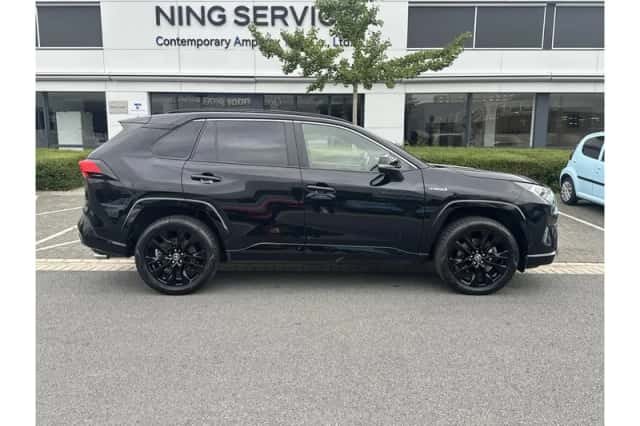 Toyota RAV4 (2021) thumbnail 6