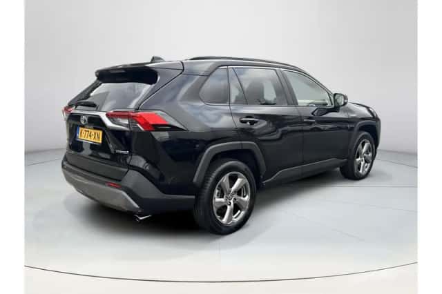 Toyota RAV4 (2021) thumbnail 5