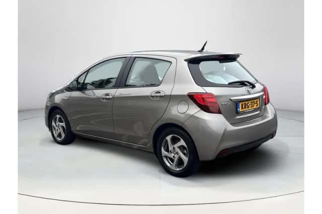 Toyota Yaris (2014) thumbnail 3
