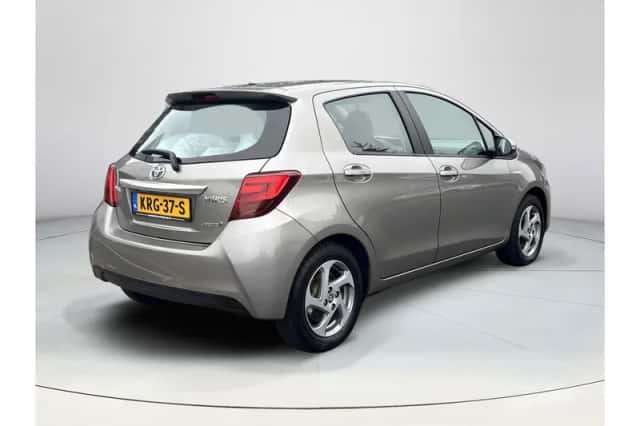 Toyota Yaris (2014) thumbnail 5