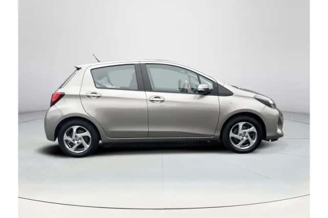 Toyota Yaris (2014) thumbnail 6