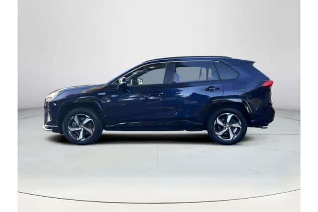Toyota RAV4 (2023) thumbnail 2