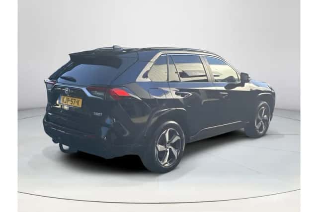 Toyota RAV4 (2023) thumbnail 5