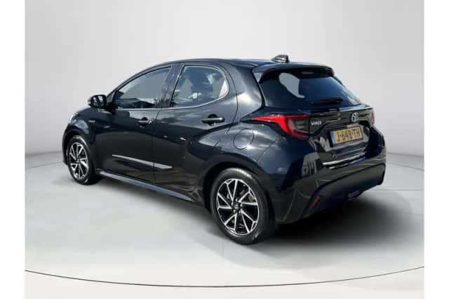 Toyota Yaris (2020) thumbnail 3