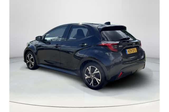 Toyota Yaris (2025) thumbnail 3