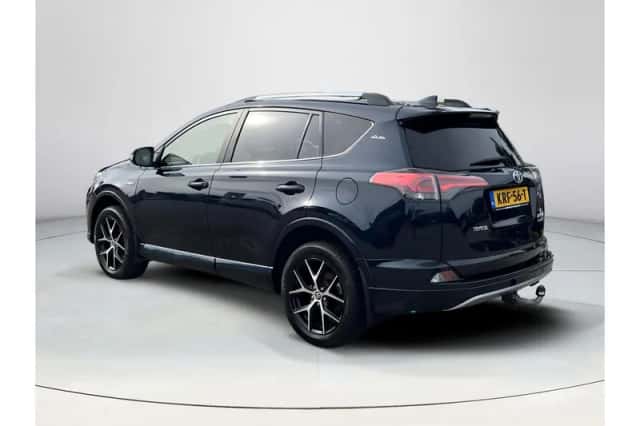 Toyota RAV4 (2017) thumbnail 3