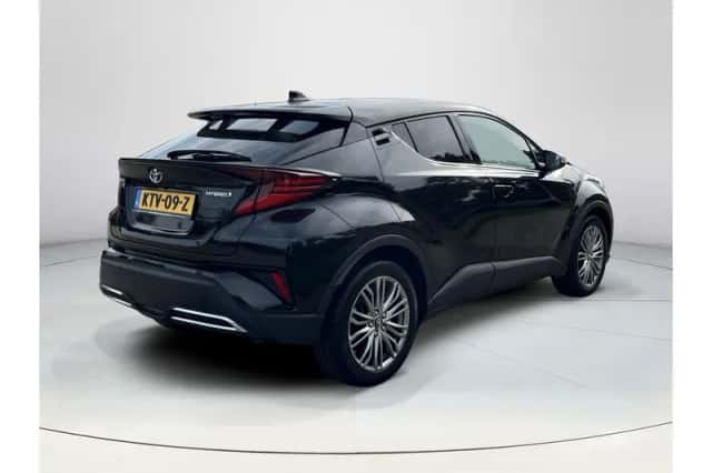 Toyota C-HR (2022) thumbnail 5