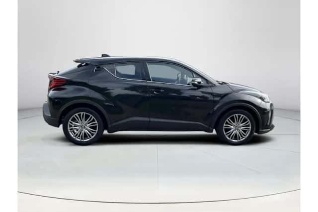 Toyota C-HR (2022) thumbnail 6