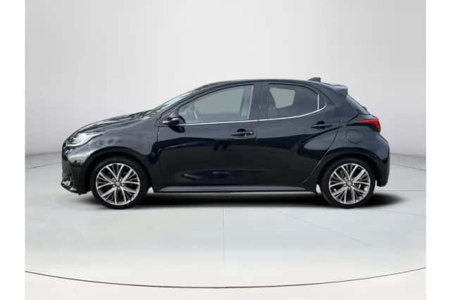 Toyota Yaris (2022) thumbnail 2