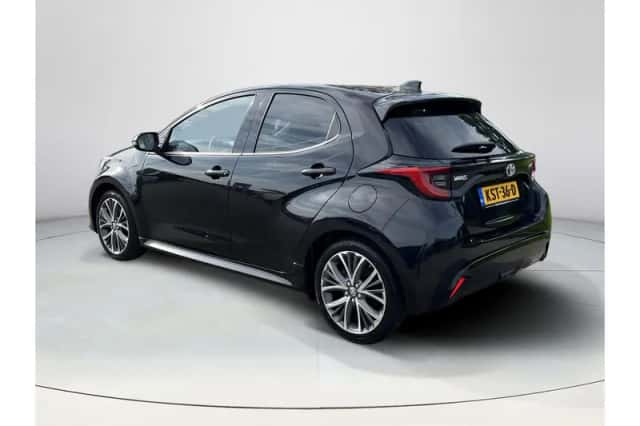 Toyota Yaris (2022) thumbnail 3