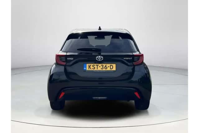 Toyota Yaris (2022) thumbnail 4