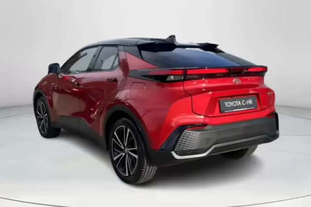 Toyota C-HR (2026) thumbnail 3