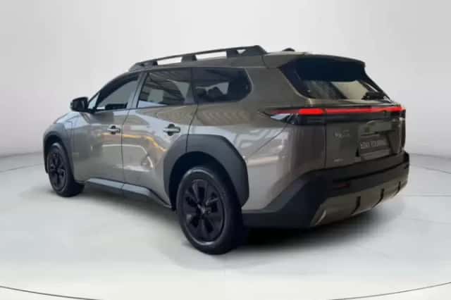 Toyota bZ4X (2026) thumbnail 3