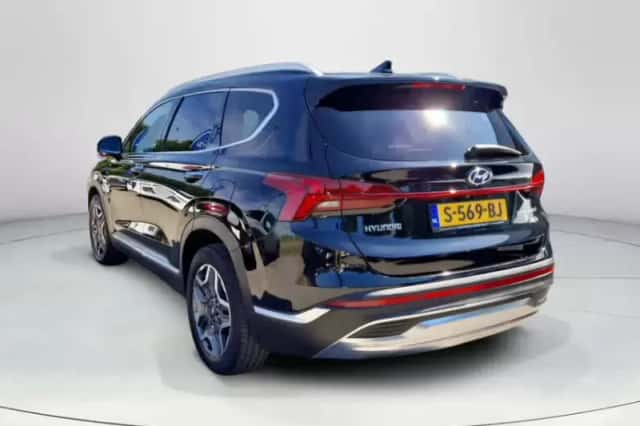 Hyundai Santa Fe (2021) thumbnail 3