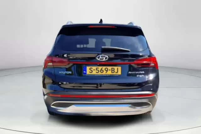 Hyundai Santa Fe (2021) thumbnail 4