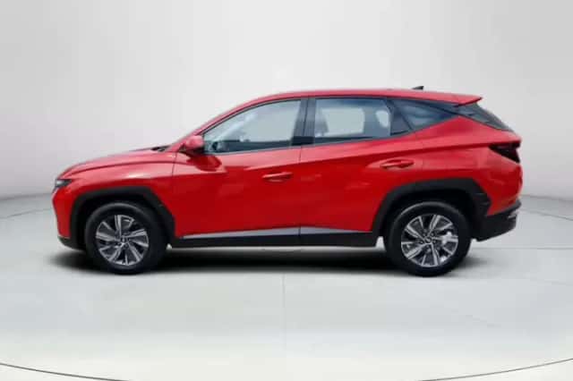 Hyundai Tucson (2022) thumbnail 2
