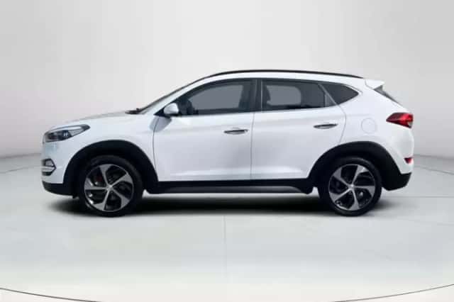Hyundai Tucson (2016) thumbnail 2
