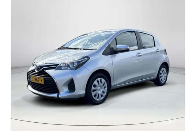 Toyota Yaris (2016) thumbnail 1