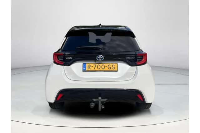 Toyota Yaris (2022) thumbnail 4