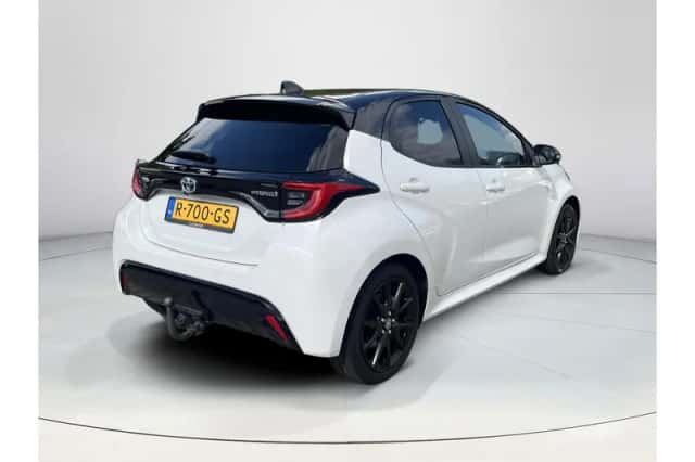 Toyota Yaris (2022) thumbnail 5