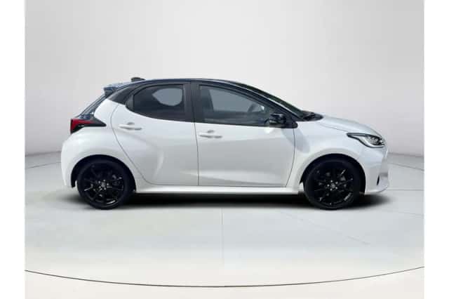 Toyota Yaris (2022) thumbnail 6