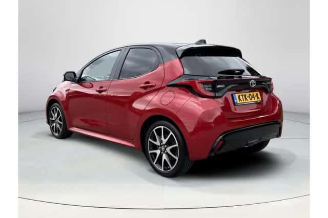 Toyota Yaris (2022) thumbnail 3