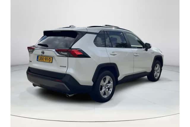 Toyota RAV4 (2022) thumbnail 5