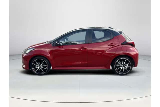 Toyota Yaris (2023) thumbnail 2